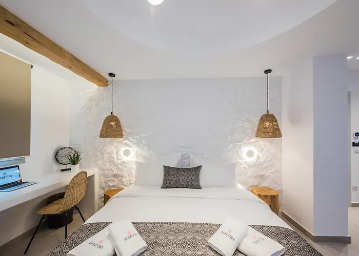 Bohemia Luxury Living Πανδοχείο 2*