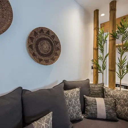 Bohemia Luxury Living Inn 2*